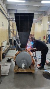 Изготовление ковша для засыпки смеси в миксер
